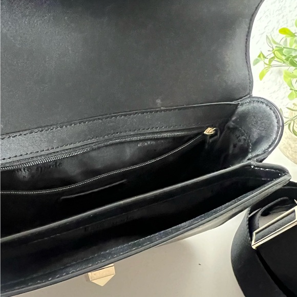 Kate Spade Audrey Flap Crossbody Black Gold Accent Excellent Condition Bag - Picture 8 of 16